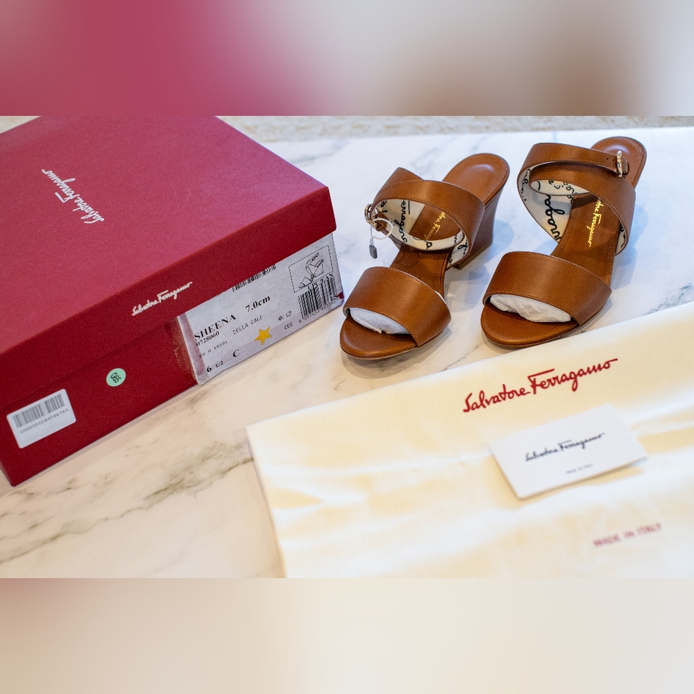 Salvatore Ferragamo Brown leather Sandals Size 6.5